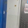 В доме 31 на Авиаконструктора Петлякова зеркало в лифте едва не травмировало...