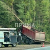 Авария по трассе в Красноярск, не доезжая Бирюсы, Кабина вся всмятку,...