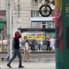 У станции метро «Площадь Маркса» случился инцидент: мужчина в состоянии...