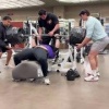 Еще одно видео из зала. На этот раз спортсмен был постарше, но вес, судя по...