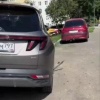 Водитель черной Infiniti протаранил пять легковушек на северо-западе Москвы.