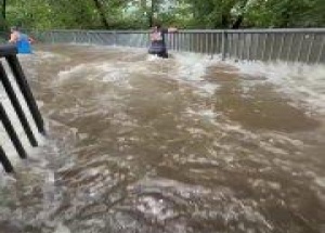 Полумарафон превратился в заплыв в Нью-Джерси