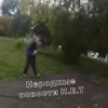 Взрослых возмутили дети, которые бьют бутылки на детской площадке Братска