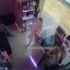 Неизвестный мужчина заглянул девушке под сарафан в «Афимолле» на глазах у...