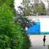 зумер на питбайке снес паренька, который с матерью возвращался домой.
