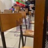 Неизвестный ворвался в бургерную на мотоцикле в центре Красноярска