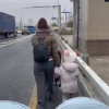 Жители ЖК «Южная Битца» ежедневно вынуждены ходить с колясками по скоростной...