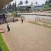 Счастливый владелец минивэна устроил гонку прямо в автосалоне