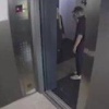 Новосибирец брызнул из перцовки в лицо девушке. Случилось это в подъезде дома...