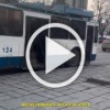 Водитель троллейбуса № 27 радует пассажиров шутками в...