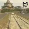 Легковушка вообразила себя трамваем и заскочила на рельсы, когда удирала от полиции в центре Улан-Удэ.