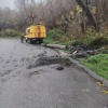 Автомобиль врезался в опору контактной сети в Осинниках