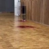 В аэропорту Портленда мужчина на глазах у пассажиров перерезал себе горло и умер.