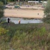 В Бежице на центральном пляже подростки «развлекаются», поджигая друг друга....