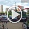 В Подмосковье школьники выбросили кирпич с балкона и чуть не зашибли прохожего.