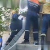 Сходящий с ума от адской жары уфимец решил устроить себе «прохладное гнёздышко» за блоком кондиционера и… застрял