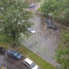 В Люберцах машины едва проезжают по глубоким лужам, которые образовались...