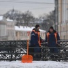 Дворникам в Петербурге повысят зарплаты до 77 тысяч рублей