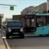 Mercedes заблокировал разворот автобуса №76