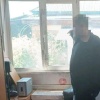 Любитель «халявы» вынес из дома золото, почти два десятка бутылок алкоголя и чемодан