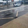 Трое французских полицейских не смогли справиться с чернокожей гром-бабой