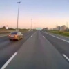 Очередной каршеринг-гроб подвел на КАД в Питере: автомобиль потерял связь и замер на трассе, спровоцировав жёсткое ДТП с такси