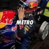 В метро Мадрида внезапно появился БОЛИД Формулы-1. Red Bull заменили колёса гоночной машины на металлические. Съёмки прошли ещё весной: болид прокатился мимо станции и даже заехал в депо. За рулём был бывший гонщик Формулы-1 Патрик Фризахер.