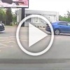 В Кудрово водитель «Шевроле» и его пассажирка жестоко избили таксиста прямо на въезде в город.