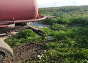 В Рыбинском округе водителя поймали на незаконном сливе отходов Вблизи села...