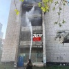 В поселке Совхозный крупный пожар: загорелись балконы