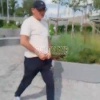 Мужчина справил нужду в парке «Атмосфера» и избил девушку в ответ на её замечания