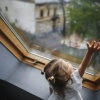 2-летняя девочка выпала из окна 3 этажа в Новокузнецке.