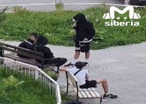 Подросток выстрелил в сторону женщины, которая сделала его компании замечание...