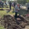 Россия заняла последнее место на конкурсе по копке могил в Венгрии