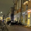 Легковушка врезалась в здание в Великом Новгороде, погибли три человека