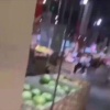 В Петербурге подростки ради хайпа устраивают беспорядки в магазинах.