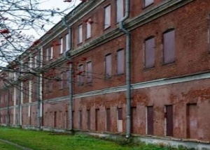 Историческую казарму в Кронштадте вновь выставили на торги со скидкой 24%