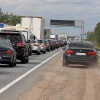 В России предложили увеличить штраф за езду по обочине до 5000 рублей вместо нынешних 2250.