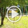 Молодым людям видимо сильно напекло голову и они...