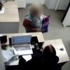 Пенсионерка с ножом в саратовском ПВЗ 77-летняя женщина пришла в пункт выдачи...