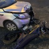 Школьник за рулем питбайка попал в ДТП на западе Москвы.