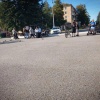 В Осинниках юный питбайкер, уходя от преследования, проскочил через площадь...