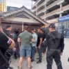Новосибирцы жалуются на мутных типов, устраивающих разборки у входа в метро....