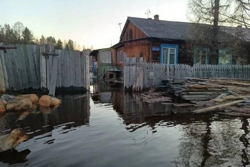 В Богучанском районе из-за паводка эвакуировали шесть человек из поселка...