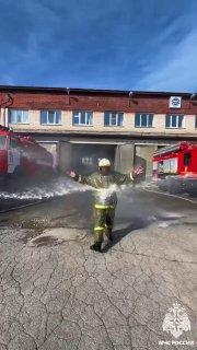 Пожарного из Бердска проводили на пенсию после 27 лет службы В пожарной части...