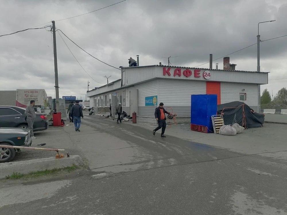 В Новосибирске начали снос самовольного кафе на Гусинобродском шоссе 14 мая...