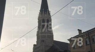 Руфера заметили на крыше Евангелическо-лютеранского собора Святого Михаила в Петербурге.
