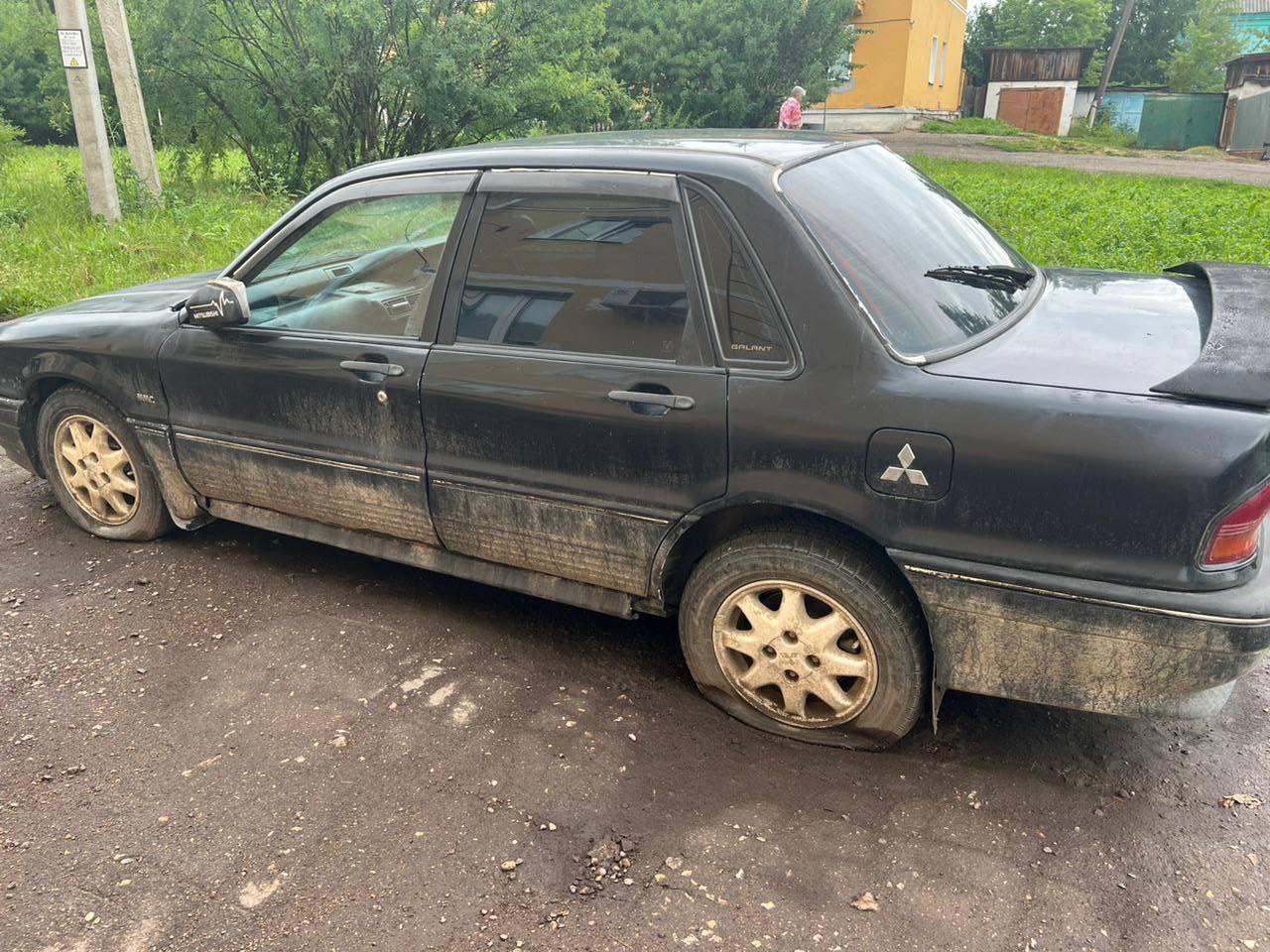 В Бородино полицейские в течение суток установили причастных к массовому прокалыванию автомобильных шин