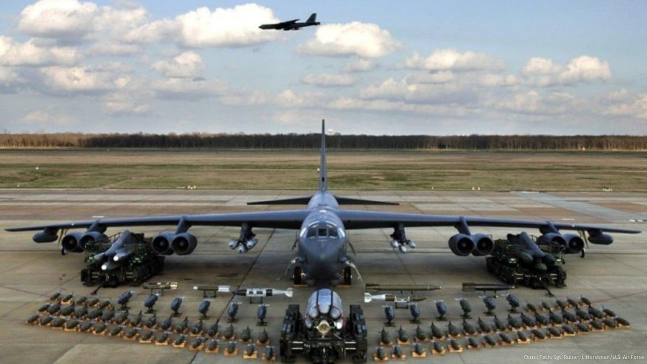 США вывезли стратегические бомбардировщики B-52H Stratofortress с британской...