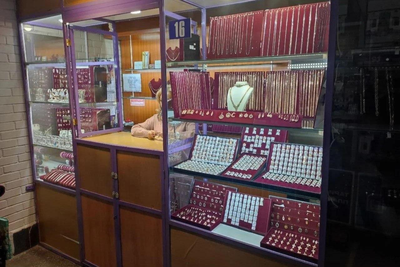 На сибирячку завели дело за продажу ювелирки без маркировки В Новосибирске...